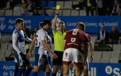 De Ena Wolf, mostrant la groga a Alberto | Roger Benet